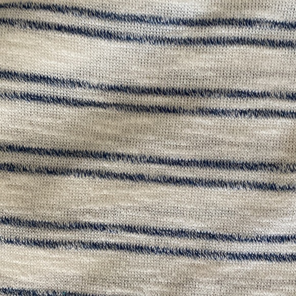 Lightweight sweater from Max Studio. Size small. - Picture 5 of 5